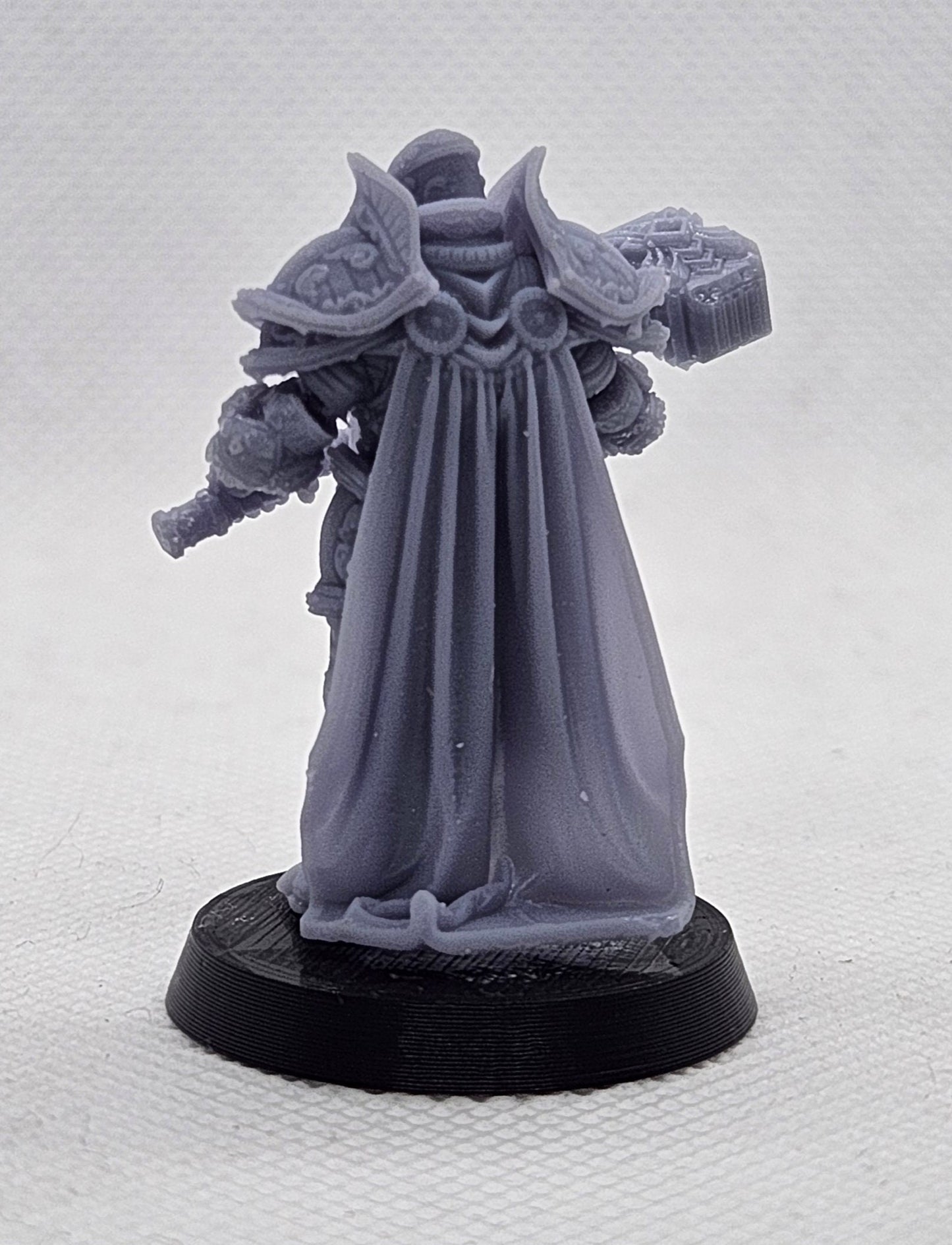 Battle Knight with 2-handed Hammer